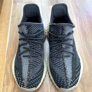 MENS Adidas YEEZY 350 SIZE 9